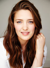 Tess Haubrich_剧情001